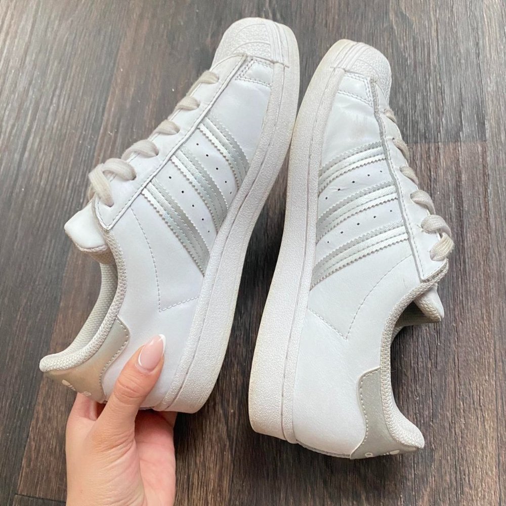 White and grey 2000s shell top adidas SuperStar 82 low top sneakers